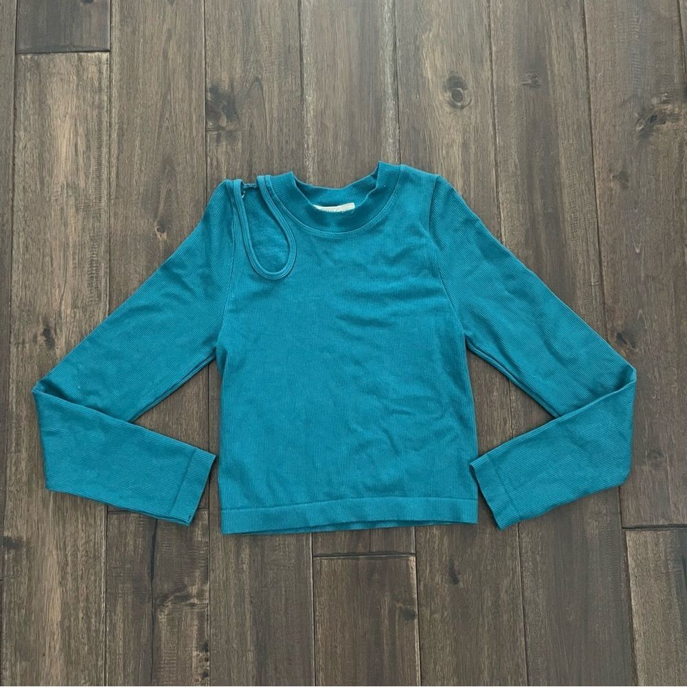 Happily Grey Teal Cutout Shoulder Long Sleeve Ribbed Crop Top Jr. S/M NWOT